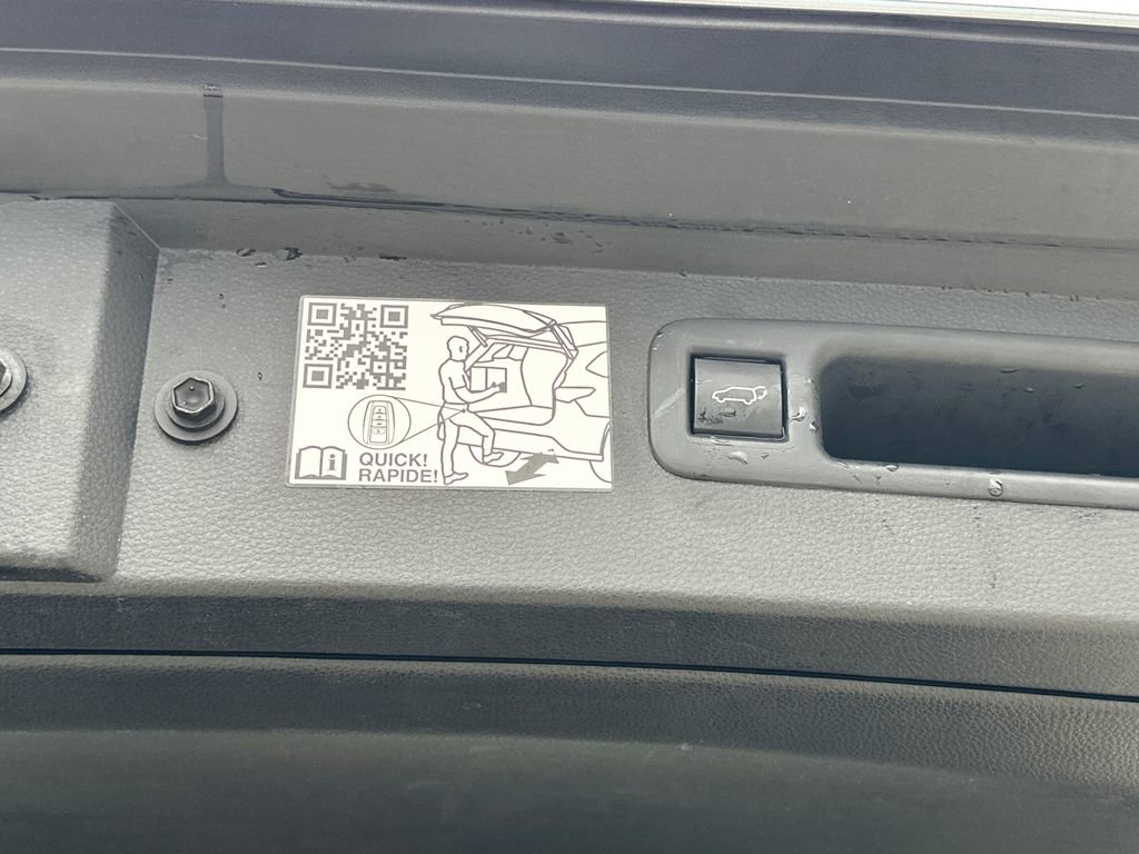 Used 2023 Toyota Highlander Platinum image 7