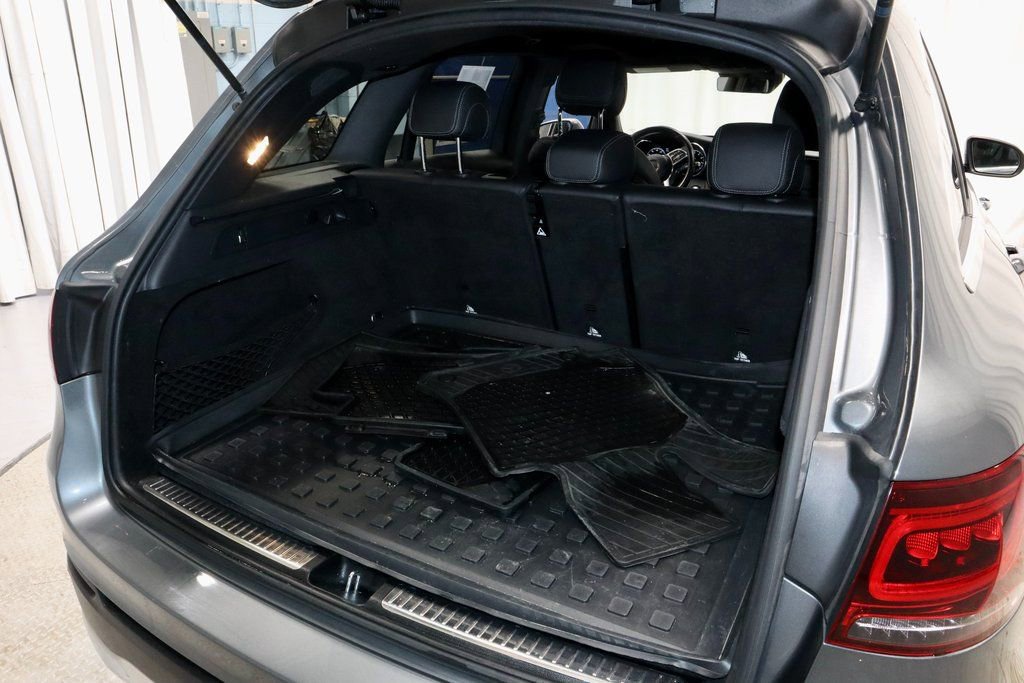 Used 2021 Mercedes-Benz GLC 300 4MATIC image 18