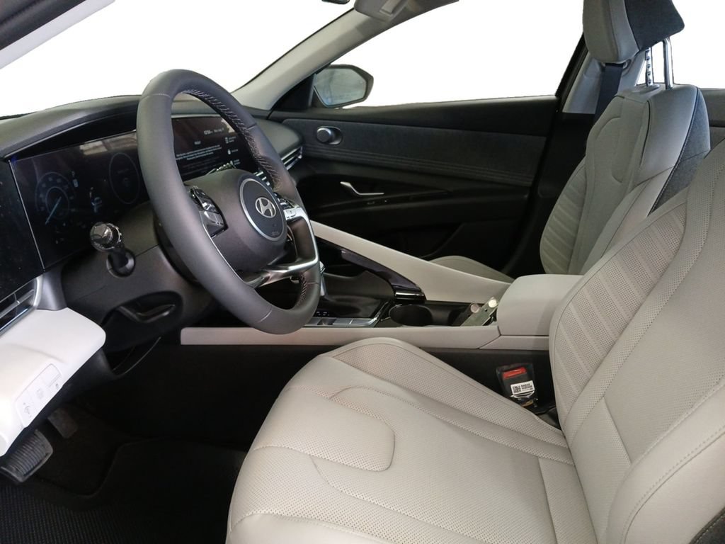 New 2026 Hyundai Elantra Limited FWD image 9
