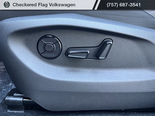 New 2026 Volkswagen Tiguan SE R-Line image 24