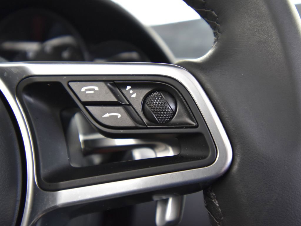 Used 2025 Porsche 718 Boxster image 30