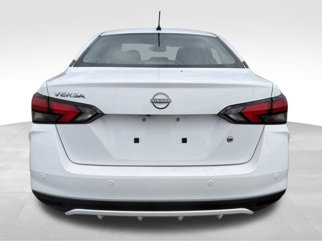 Used 2025 Nissan Versa S FWD image 19