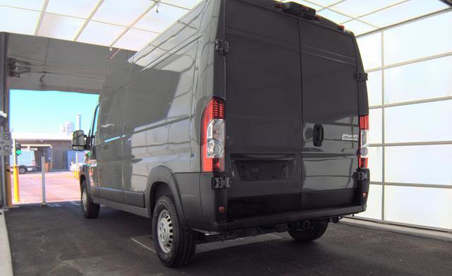 Used 2025 RAM ProMaster 2500 w/ Convenience Group FWD image 4