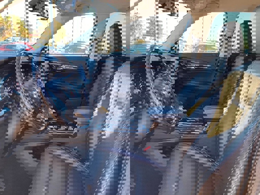 Used 2023 Buick Envision Essence image 9