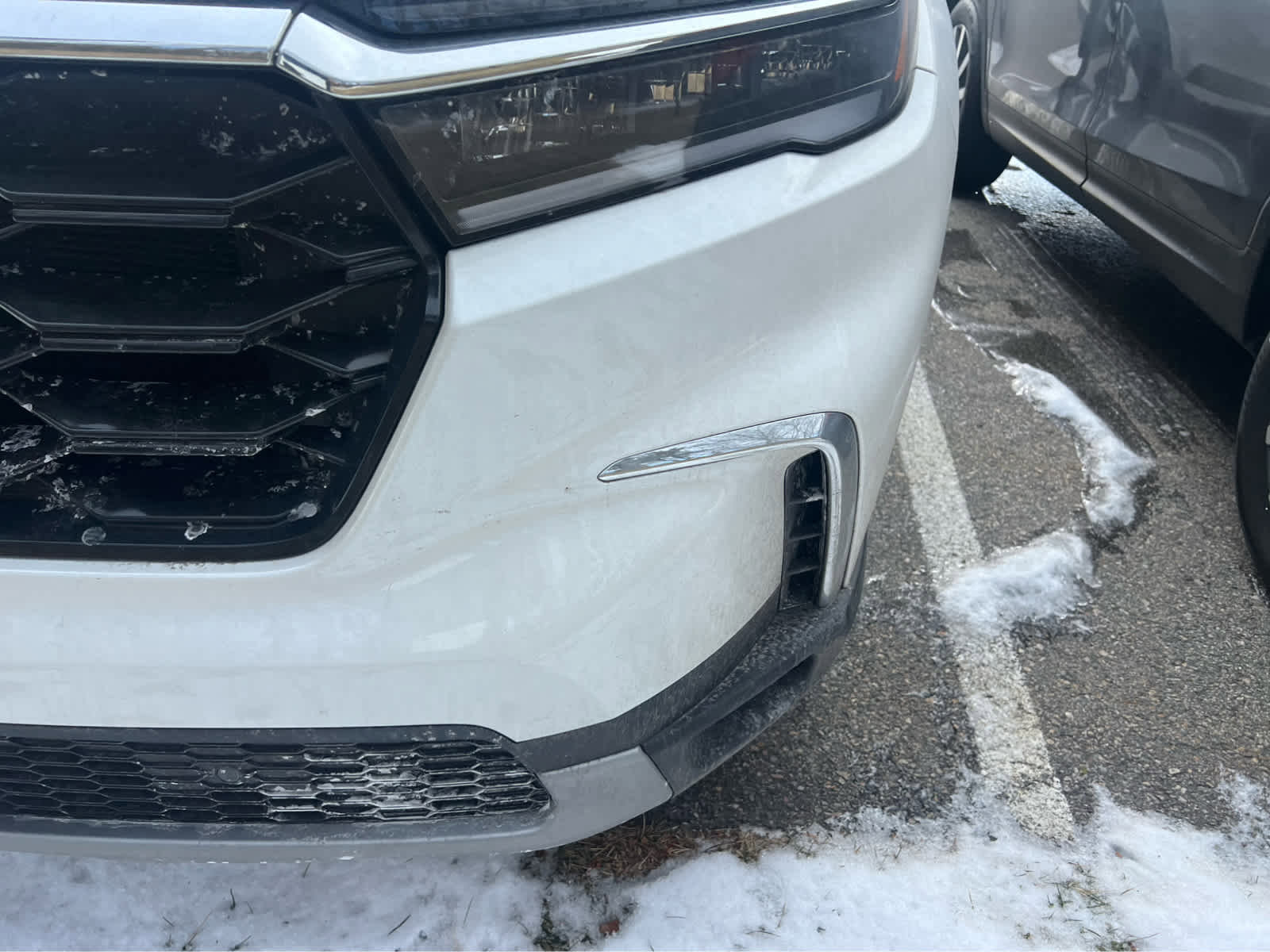 Used 2025 Honda Pilot Touring image 6