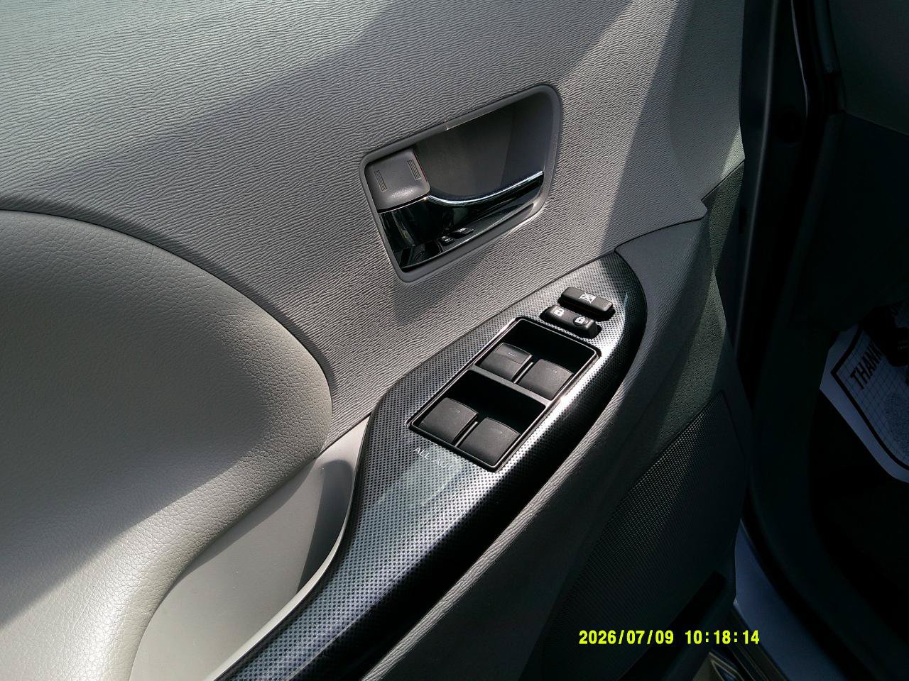 Used 2014 Toyota Sienna SE FWD image 8