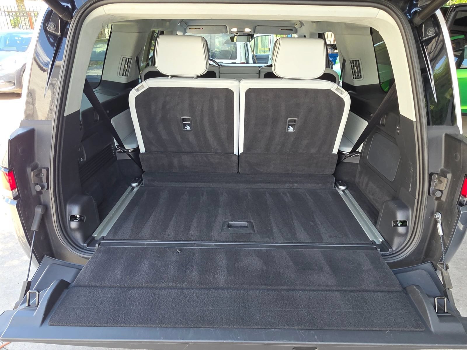 Used 2023 Rivian R1S Adventure Quad AWD/4WD image 37