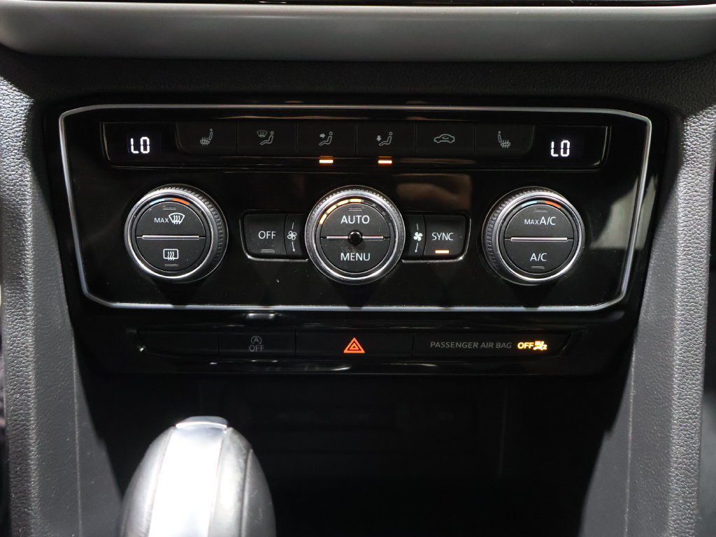 Used 2022 Volkswagen Atlas Cross Sport SE AWD/4WD image 29
