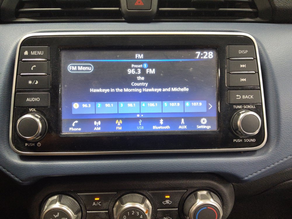 Used 2025 Nissan Versa SV FWD image 25