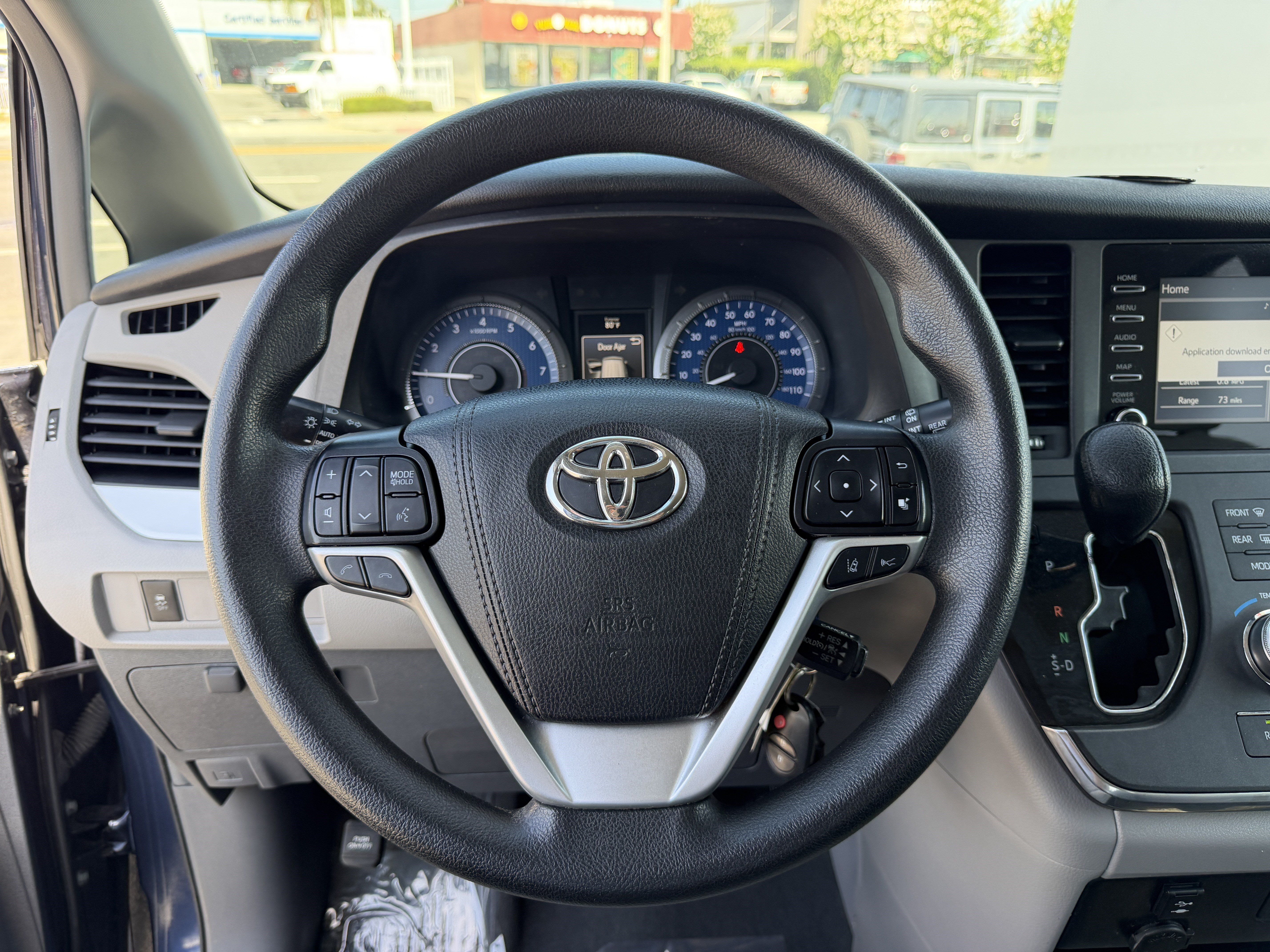 Used 2019 Toyota Sienna L FWD image 17