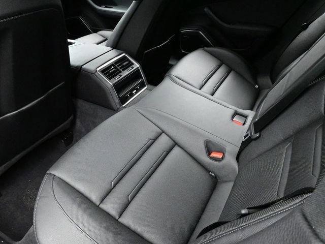 Certified 2023 Porsche Panamera 4 w/ Assistance Package AWD/4WD image 15