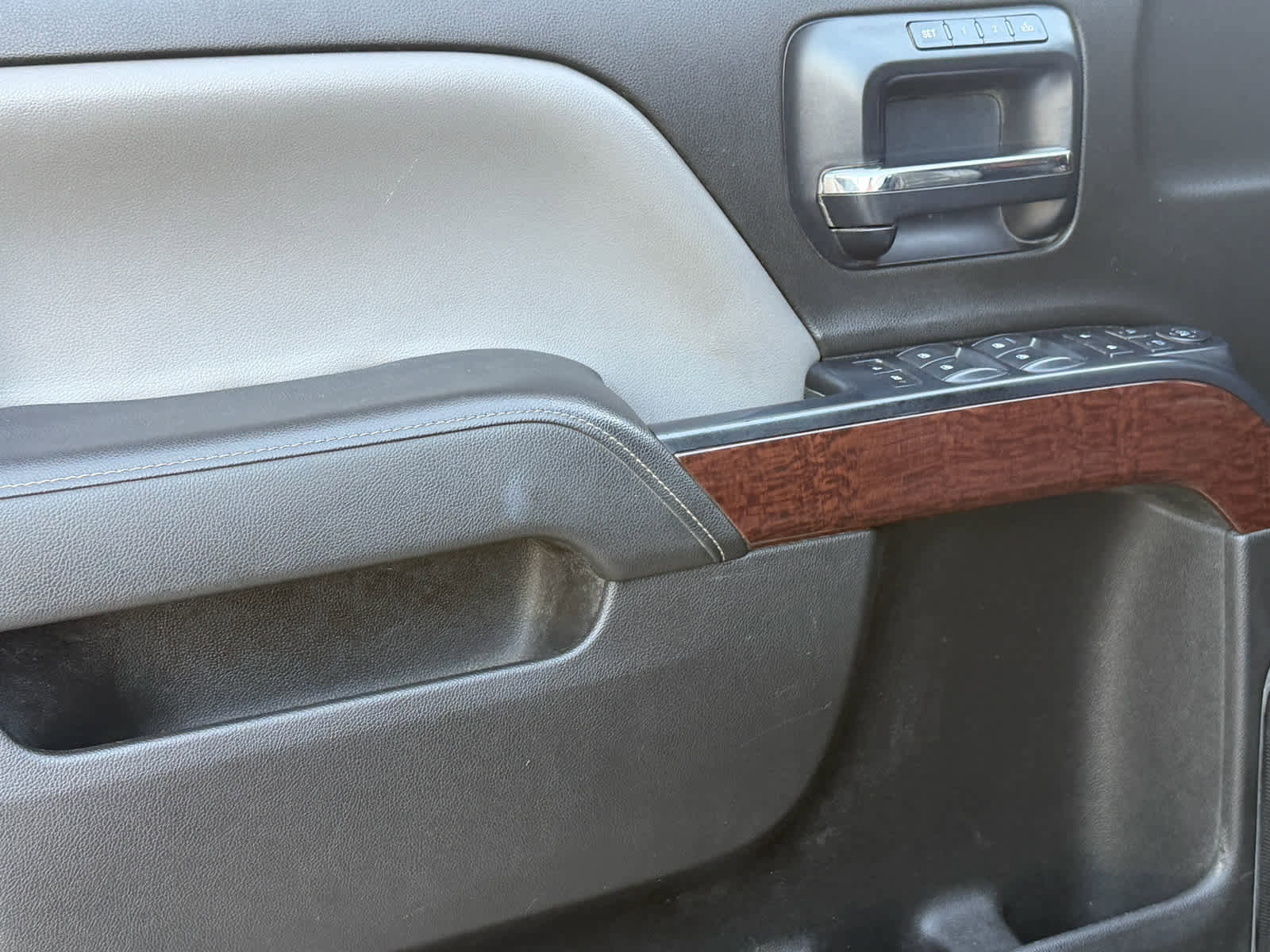 Used 2015 GMC Sierra 3500 SLT w/ Duramax Plus Package image 23