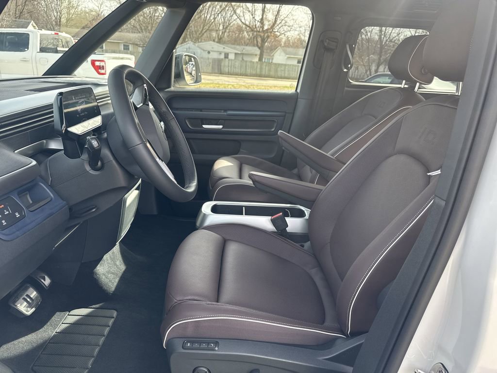 New 2025 Volkswagen ID. Buzz Pro S image 25