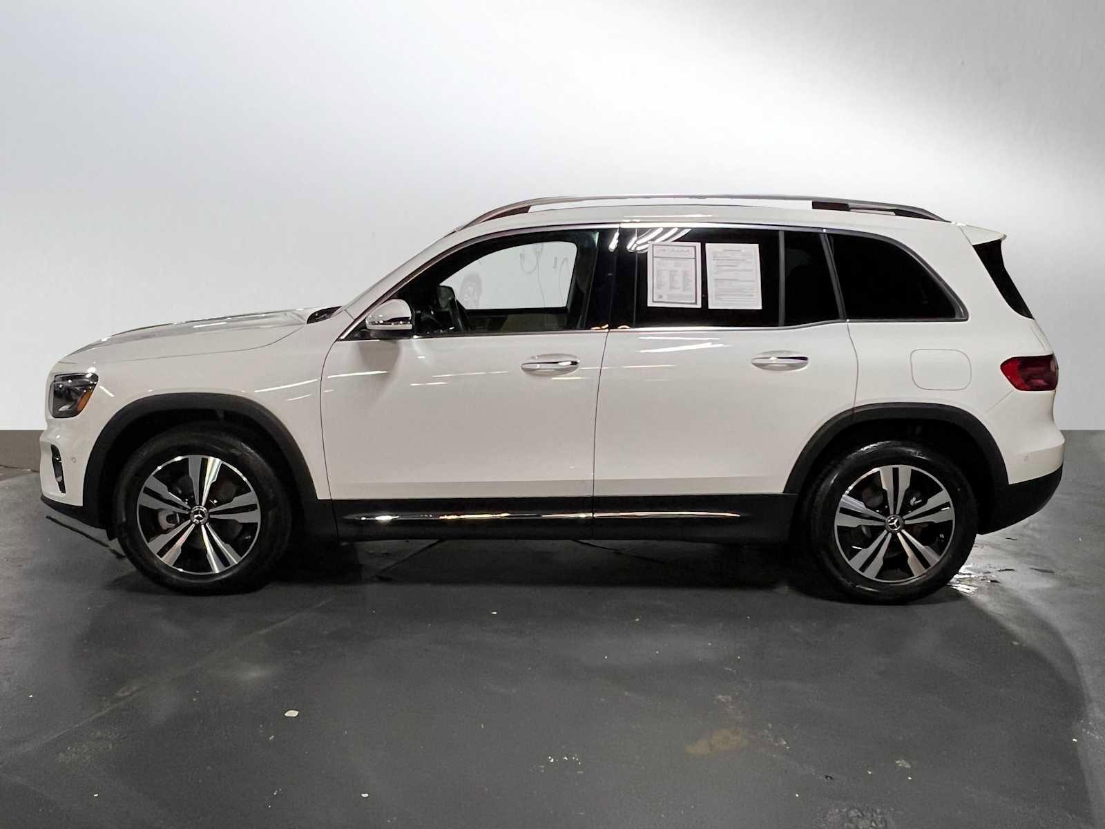 Certified 2025 Mercedes-Benz GLB 250 4MATIC image 6