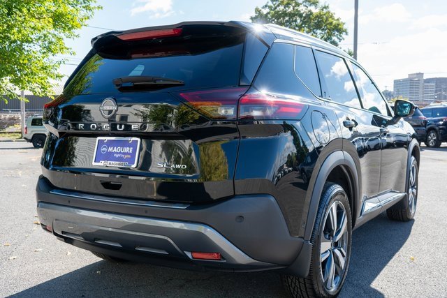 Used 2023 Nissan Rogue SL w/ SL Premium Package image 6