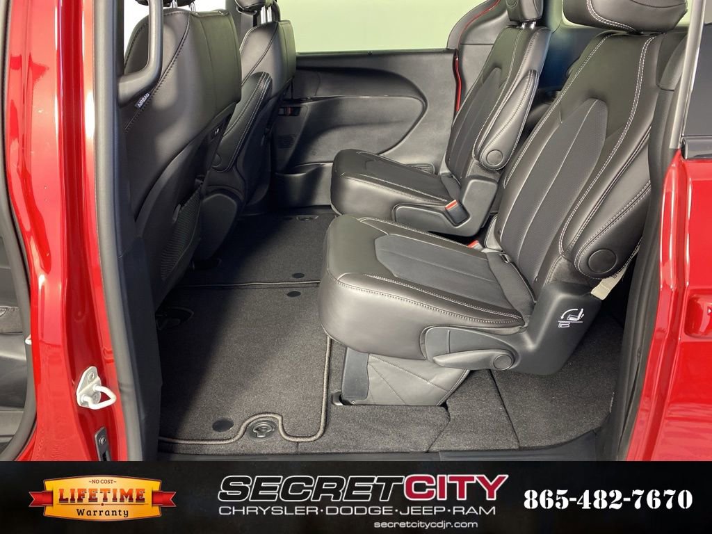 New 2026 Chrysler Pacifica Select image 35