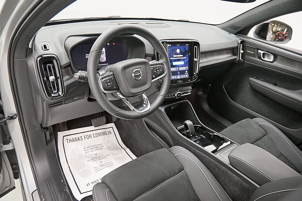 Certified 2023 Volvo C40 P8 Recharge Ultimate image 12