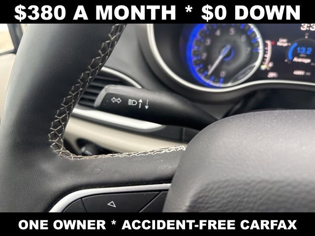 Used 2024 Chrysler Pacifica Touring-L FWD image 18
