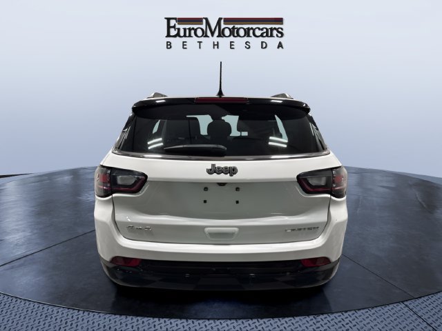 Used 2022 Jeep Compass Limited w/ Elite Group AWD/4WD image 4