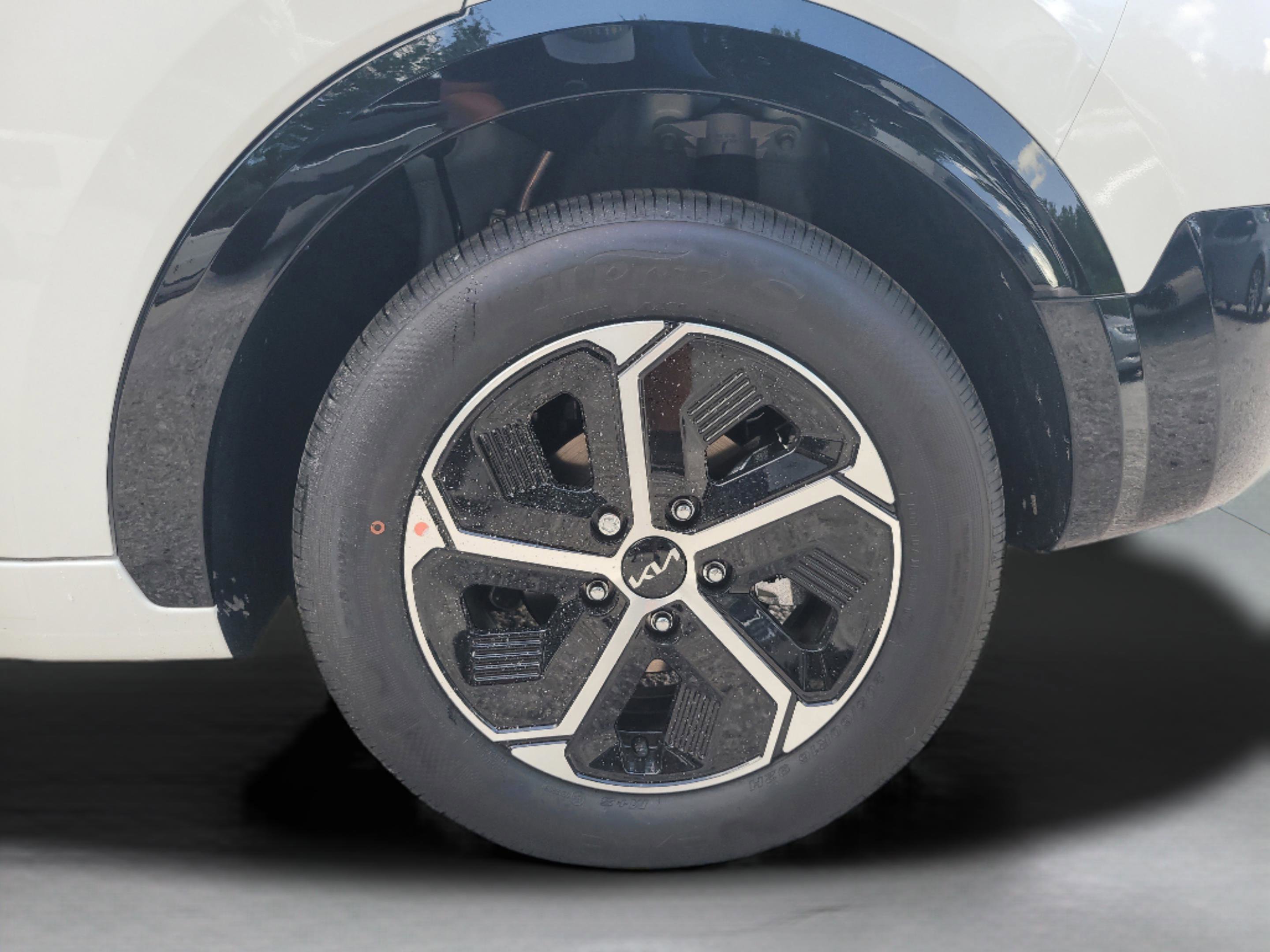 New 2025 Kia Niro SX image 5