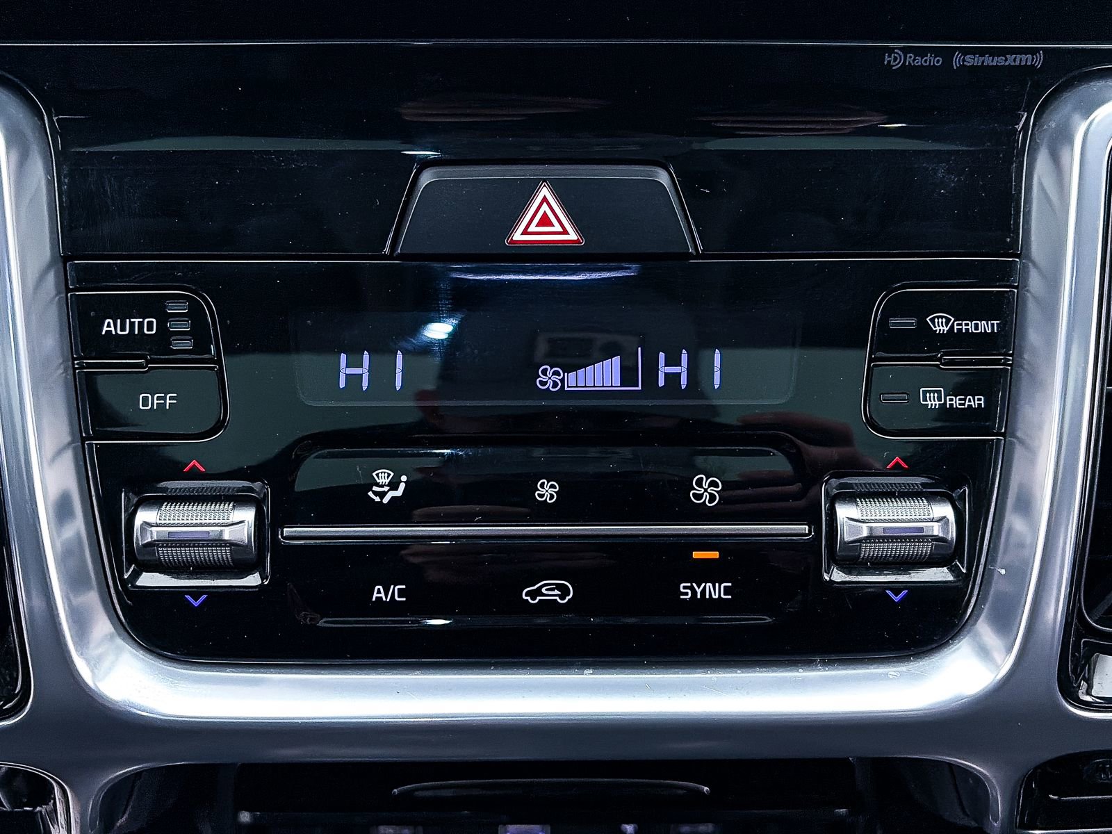 Certified 2023 Kia Sorento SX image 22