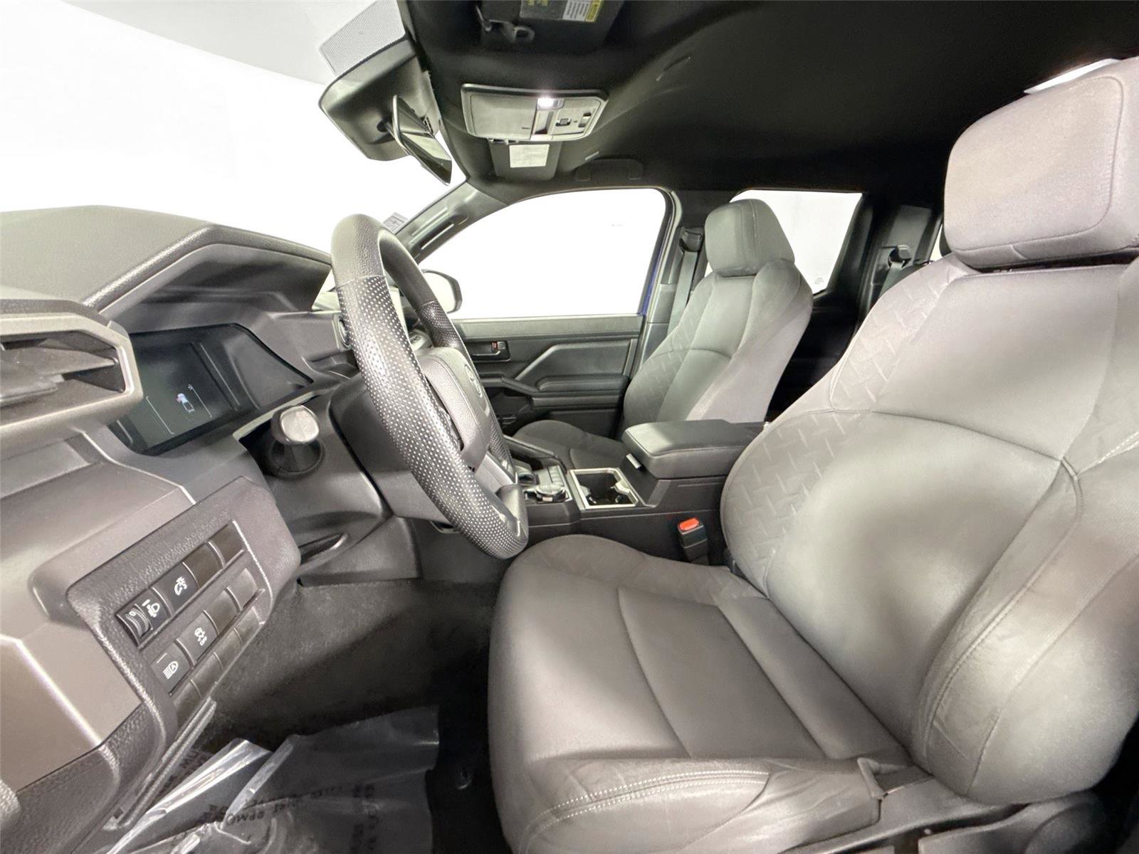 Certified 2024 Toyota Tacoma SR5 AWD/4WD image 3