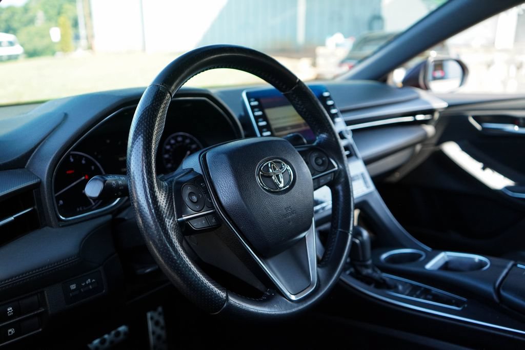Used 2019 Toyota Avalon XSE FWD image 6