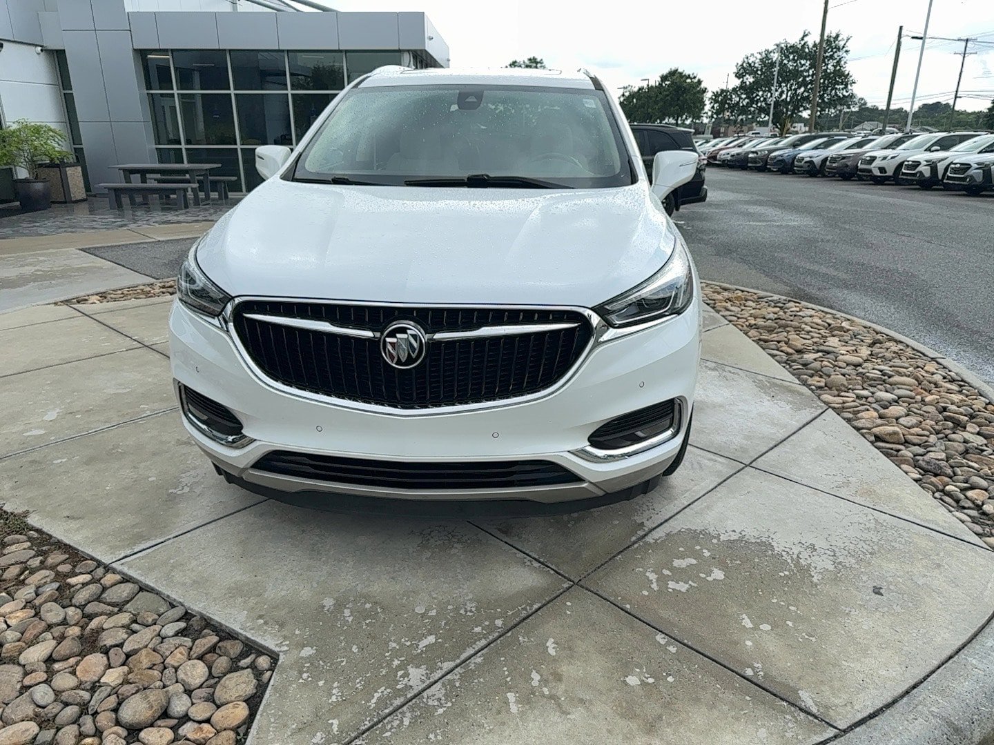 Used 2018 Buick Enclave Premium w/ Experience Buick Package FWD image 4