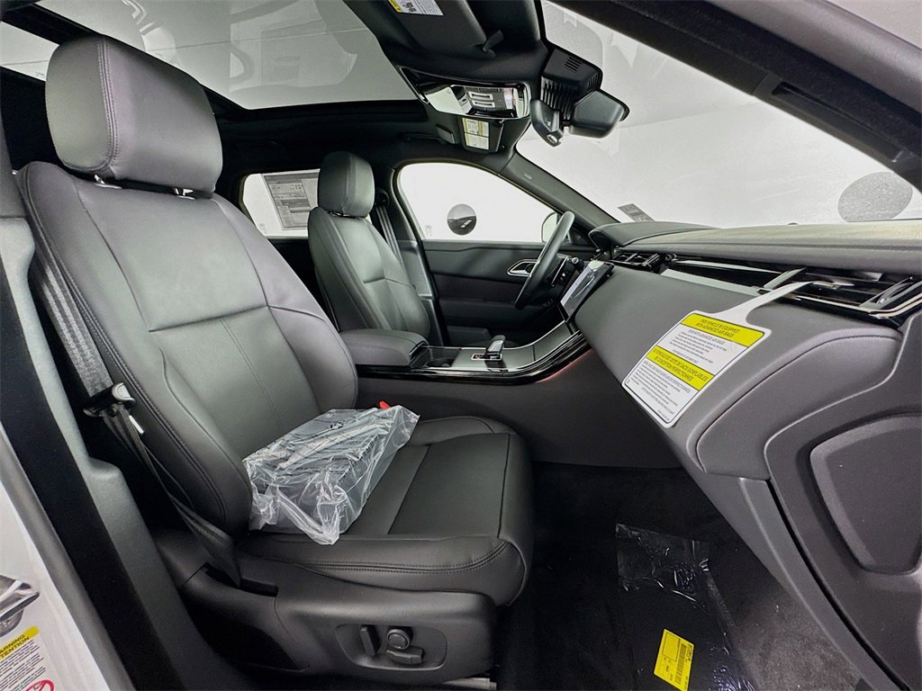 New 2026 Land Rover Range Rover Velar Dynamic SE image 28