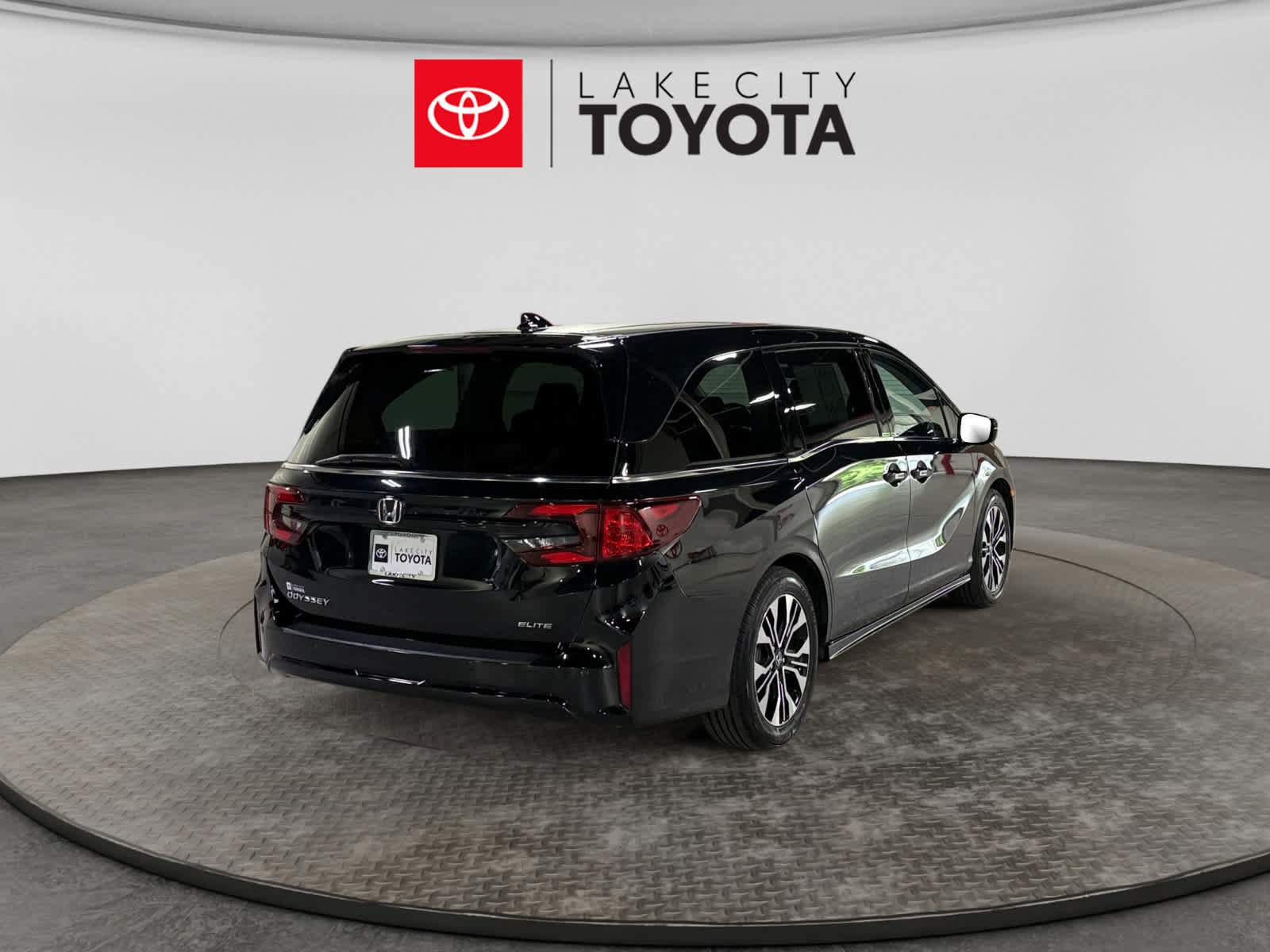Used 2025 Honda Odyssey Elite image 9