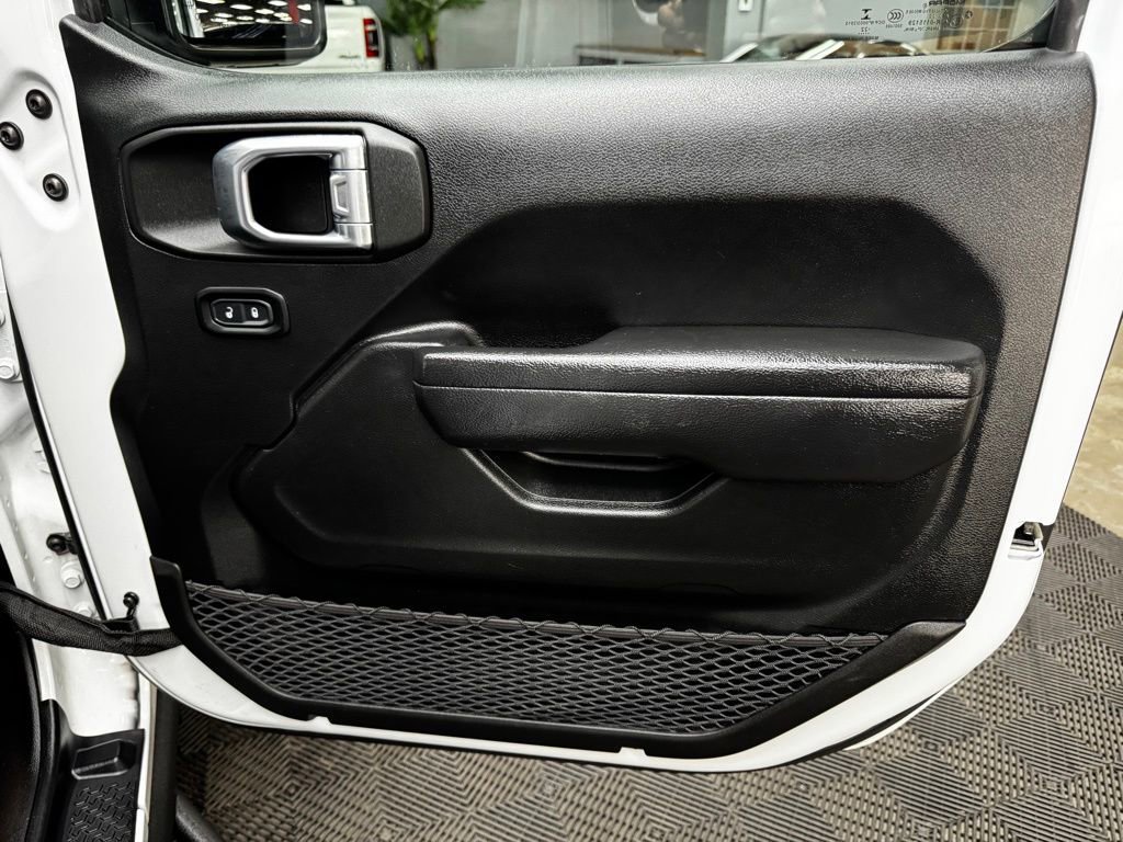 Used 2022 Jeep Gladiator Willys image 53