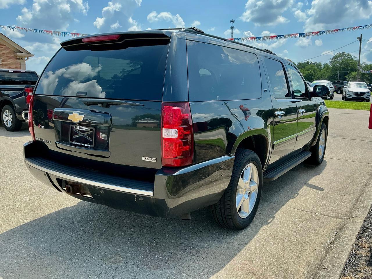 Used 2012 Chevrolet Suburban LTZ AWD/4WD image 5