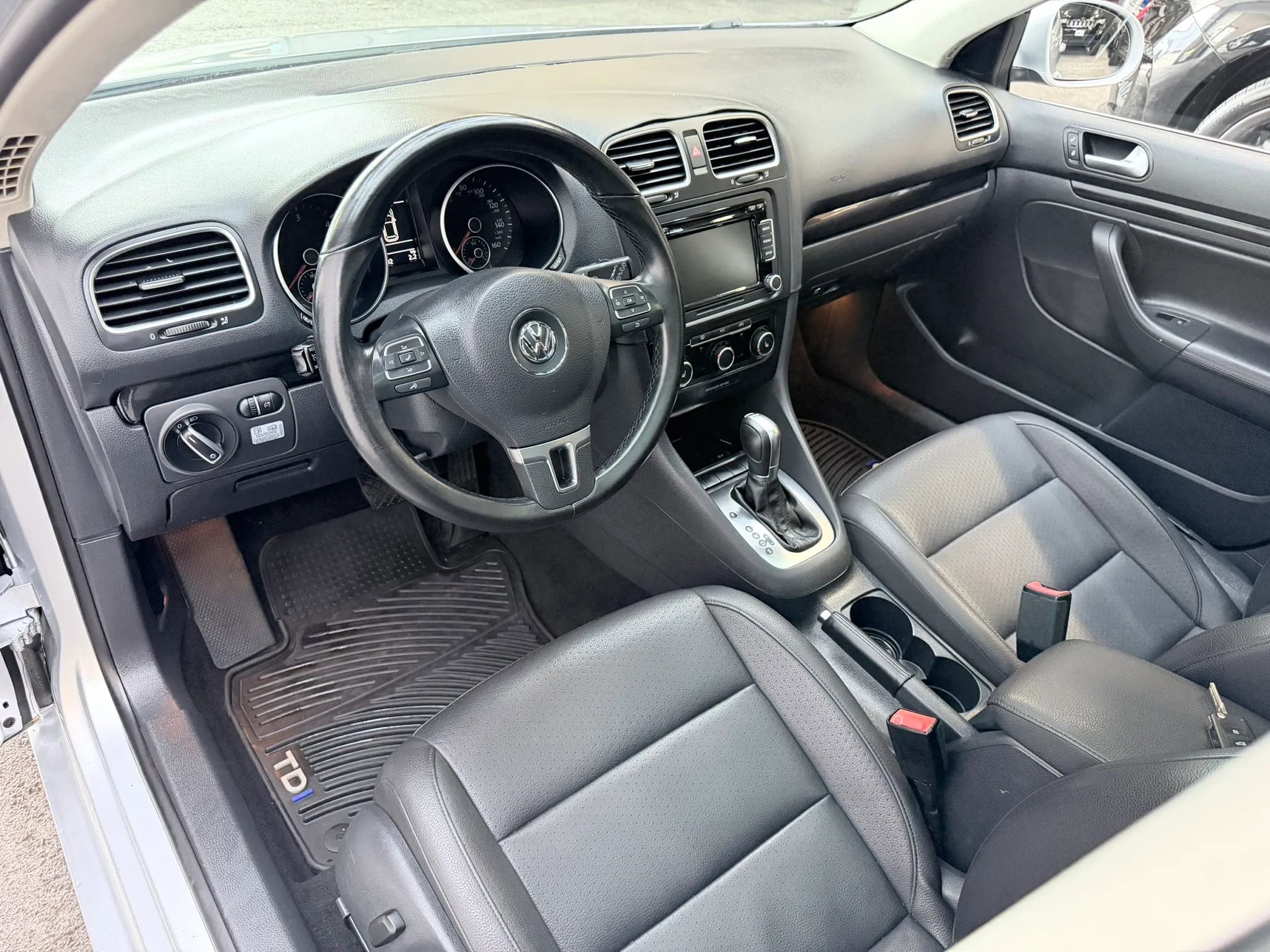 Used 2014 Volkswagen Jetta TDI FWD image 12