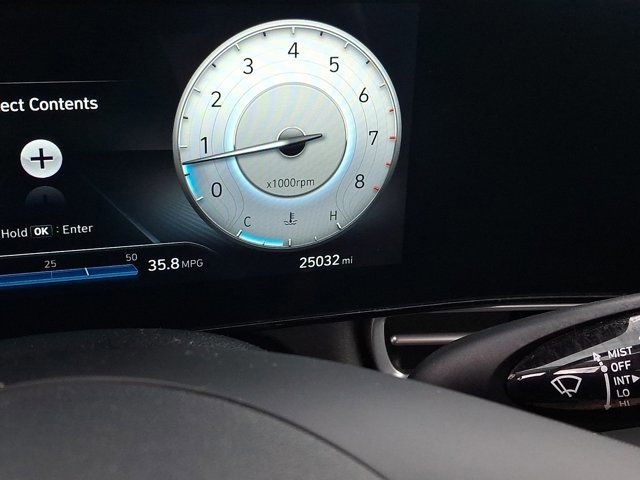 Used 2023 Hyundai Elantra Limited FWD image 21