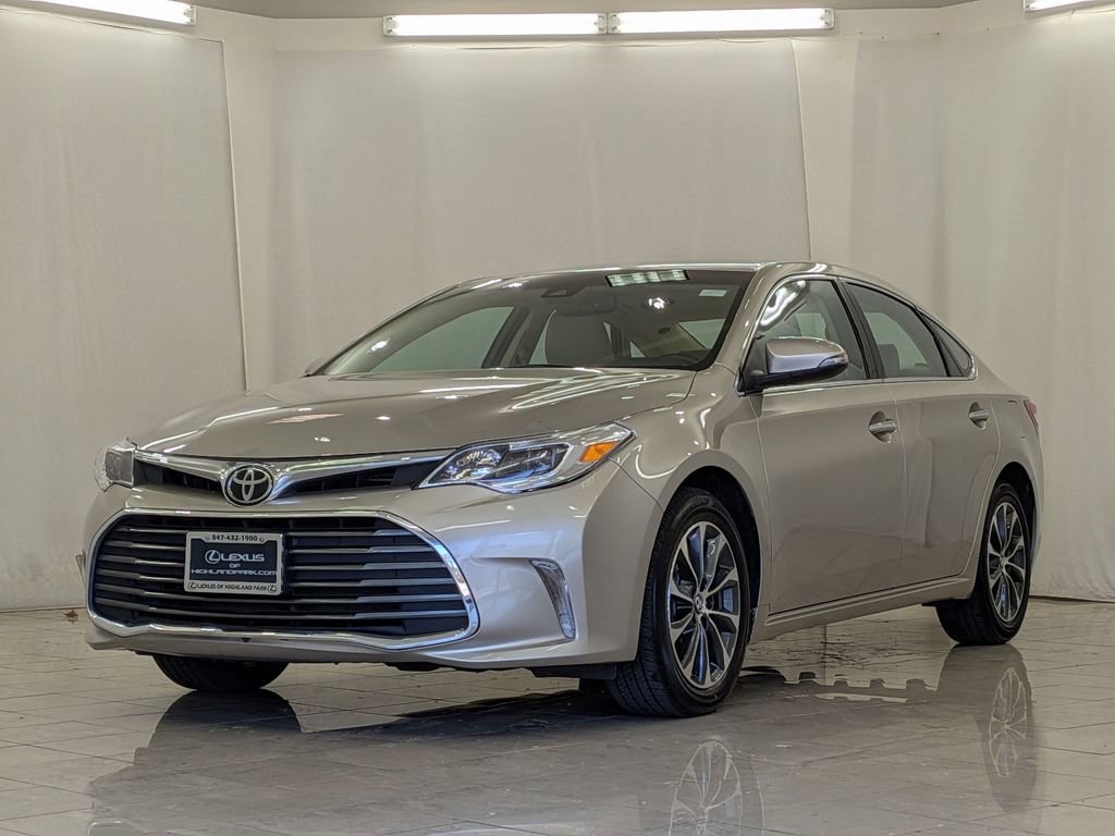 Used 2017 Toyota Avalon XLE Premium w/ All Weather Liner Package image 4