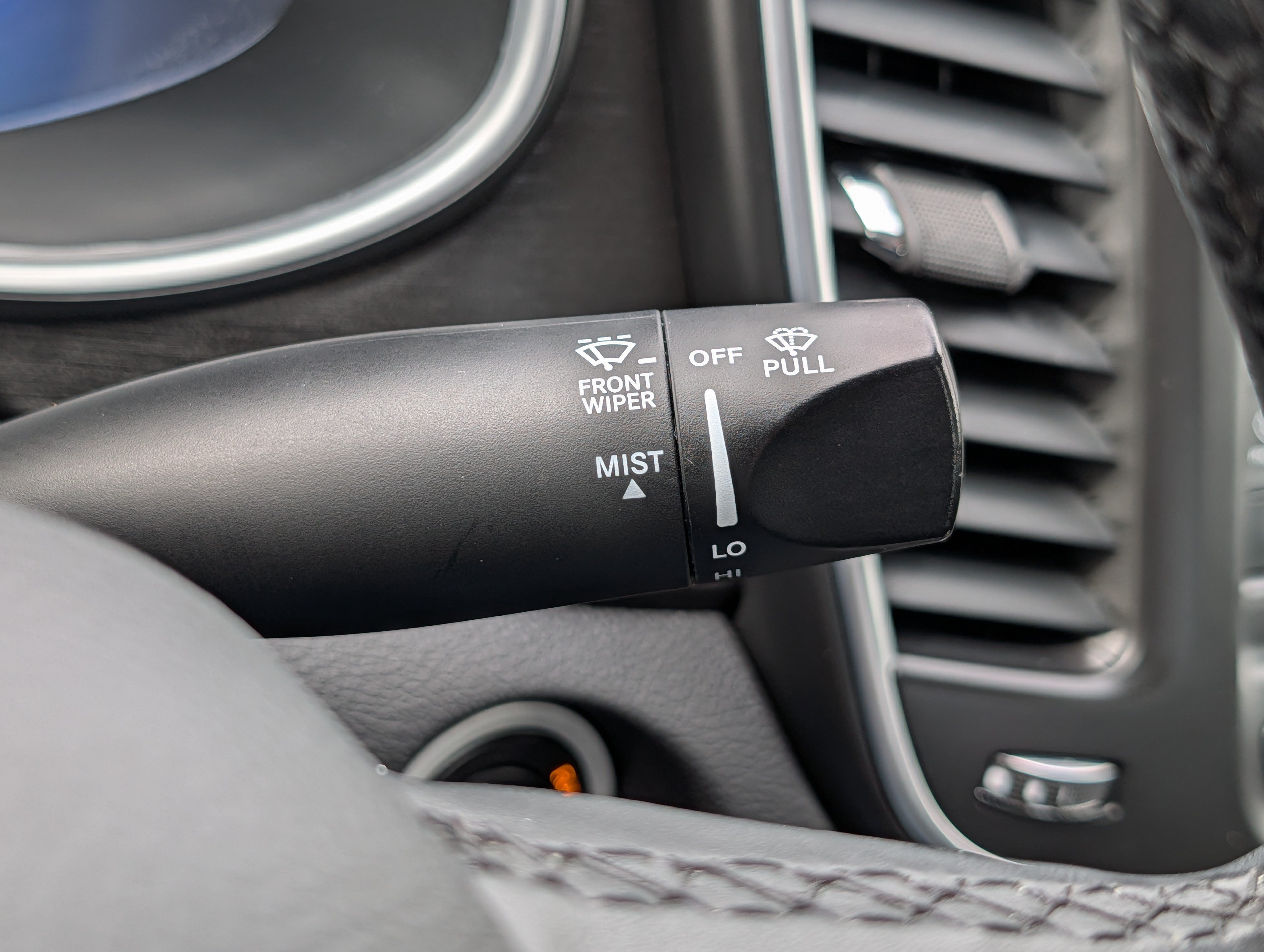 Used 2017 Chrysler 200 LX FWD image 31
