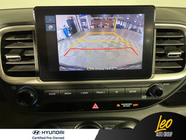 Used 2023 Hyundai Venue SEL FWD image 13