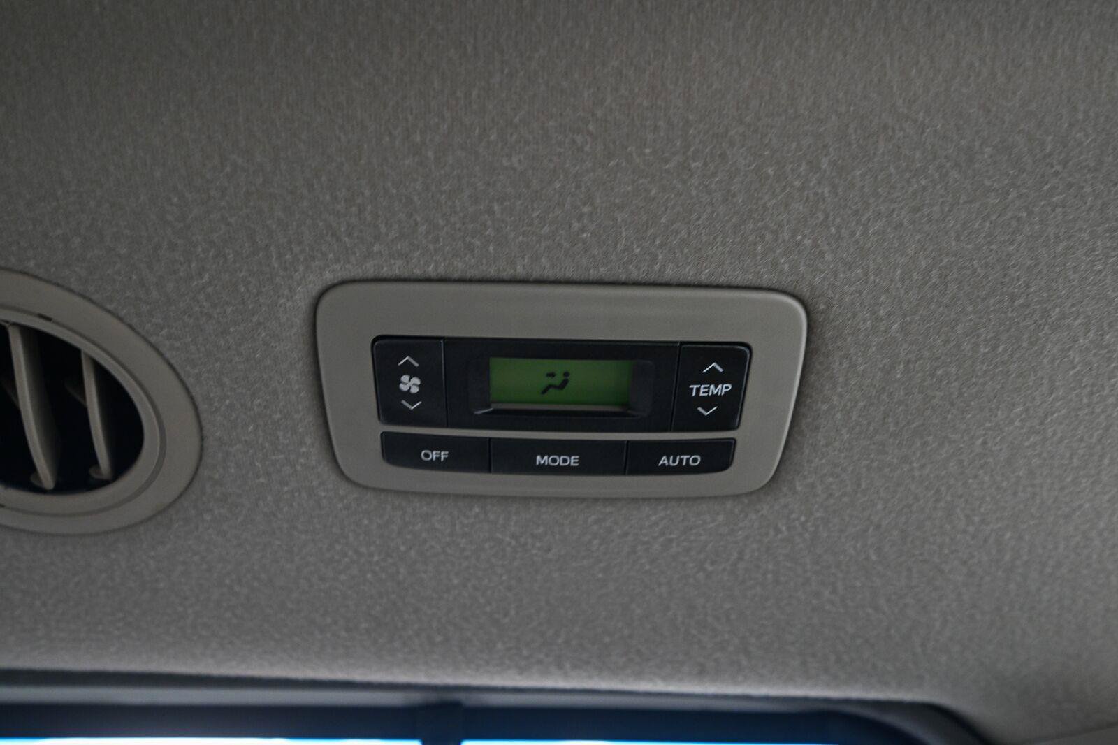 Used 2011 Toyota Sienna Limited w/ Premium Pkg FWD image 31
