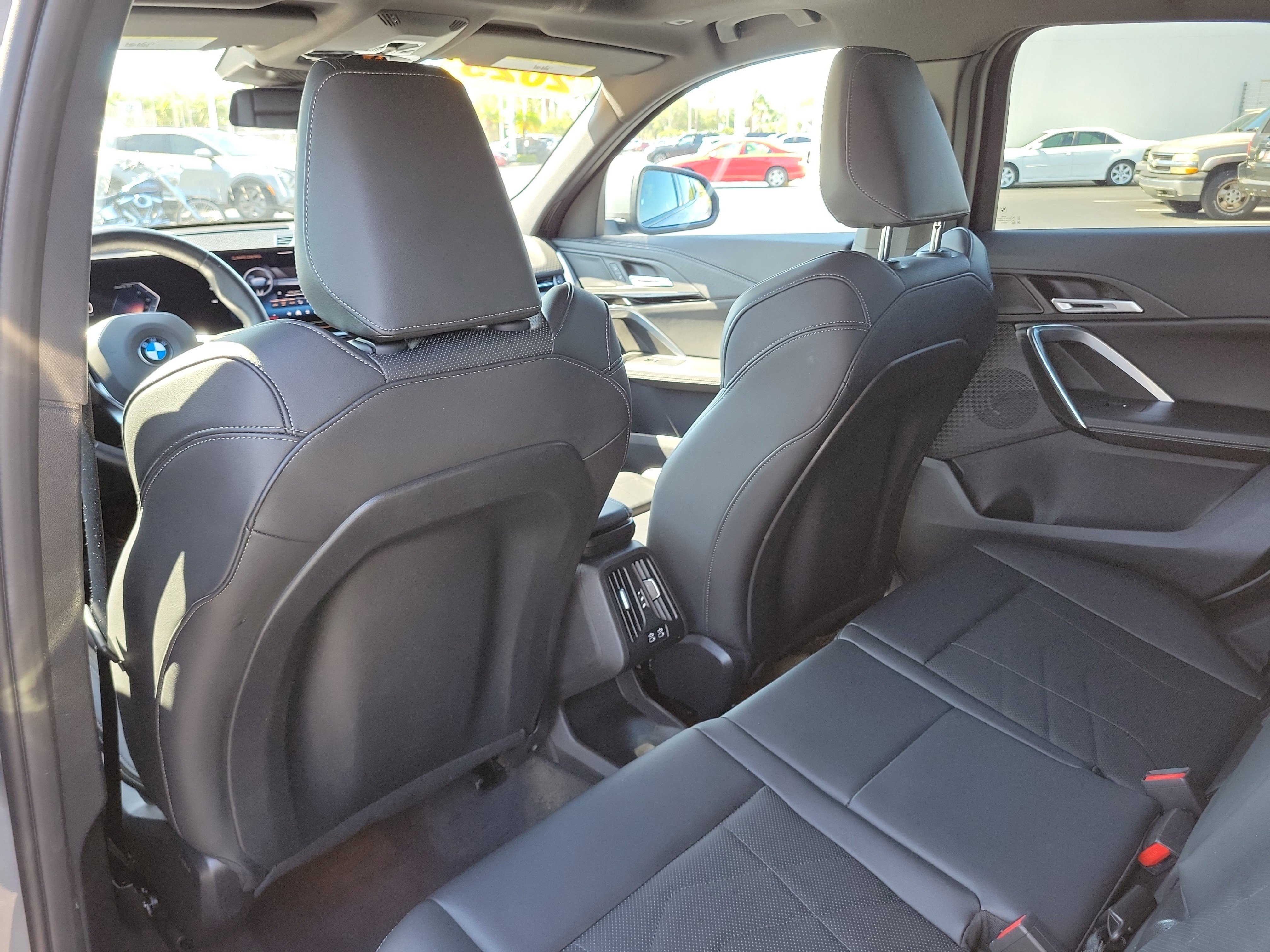 Used 2025 BMW X2 xDrive28i AWD/4WD image 12