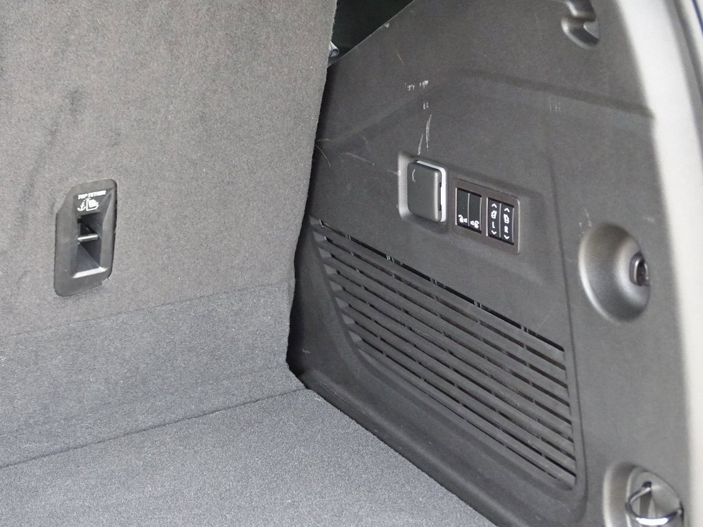 Used 2023 Chevrolet Tahoe RST w/ Luxury Package image 11