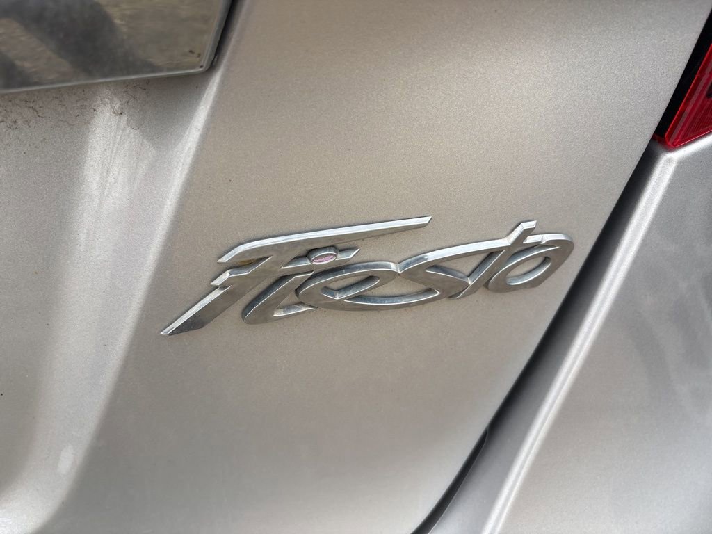 Used 2012 Ford Fiesta SES image 10