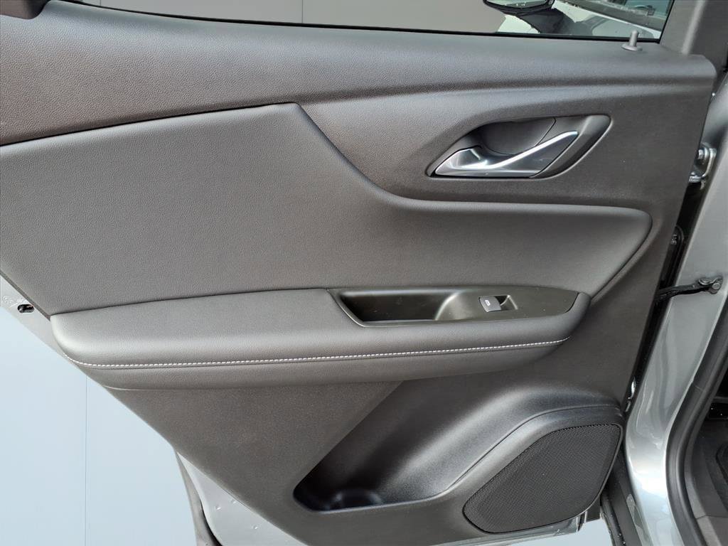 New 2025 Chevrolet Blazer LT w/ Midnight/Sport Edition image 9