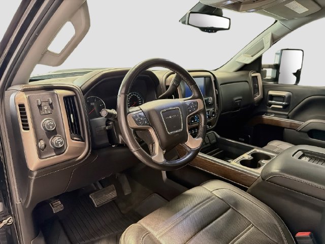 Used 2017 GMC Sierra 3500 Denali w/ Duramax Plus Package AWD/4WD image 9