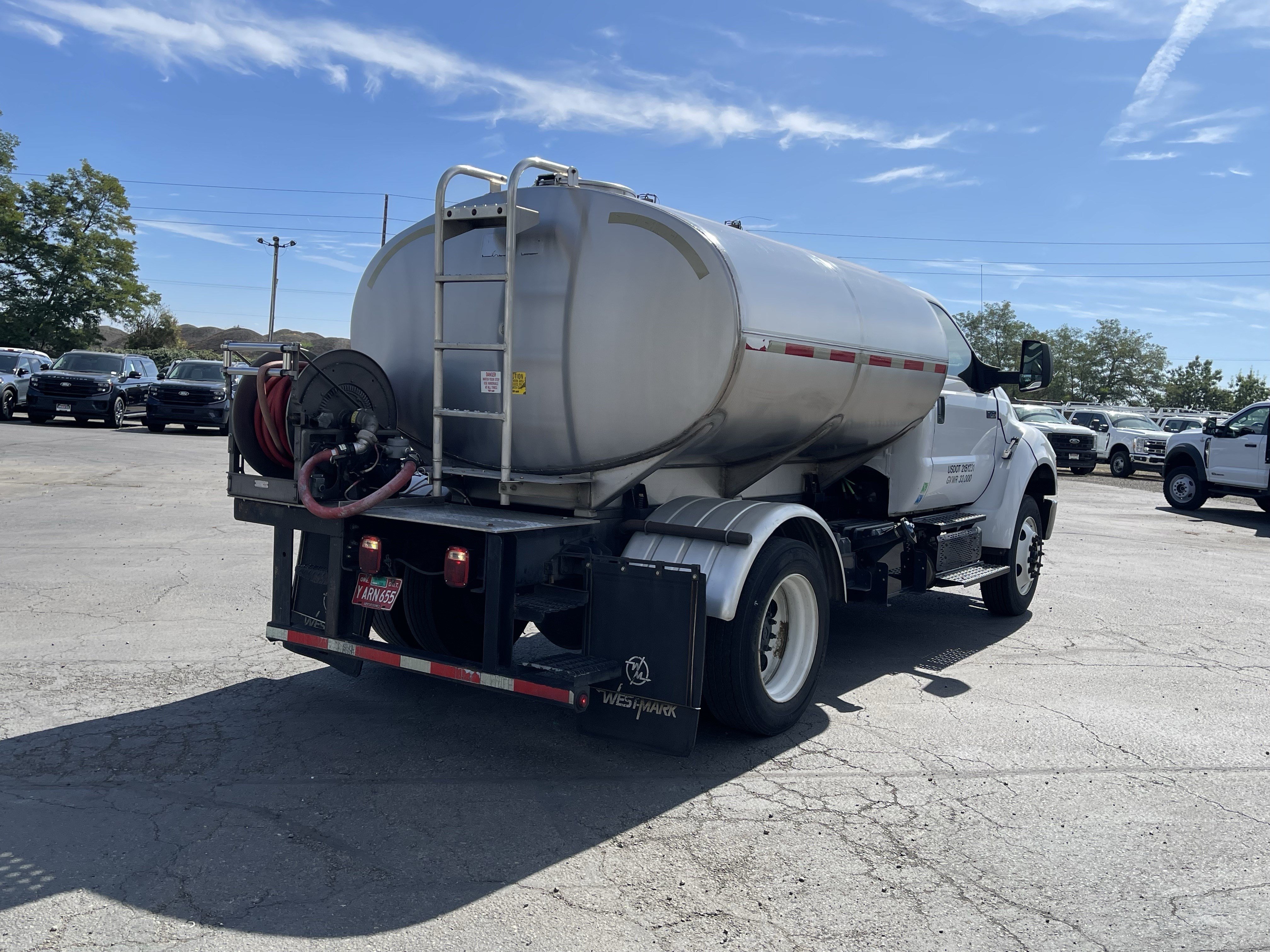 Used 2013 Ford F750 2WD Regular Cab Super Duty image 5