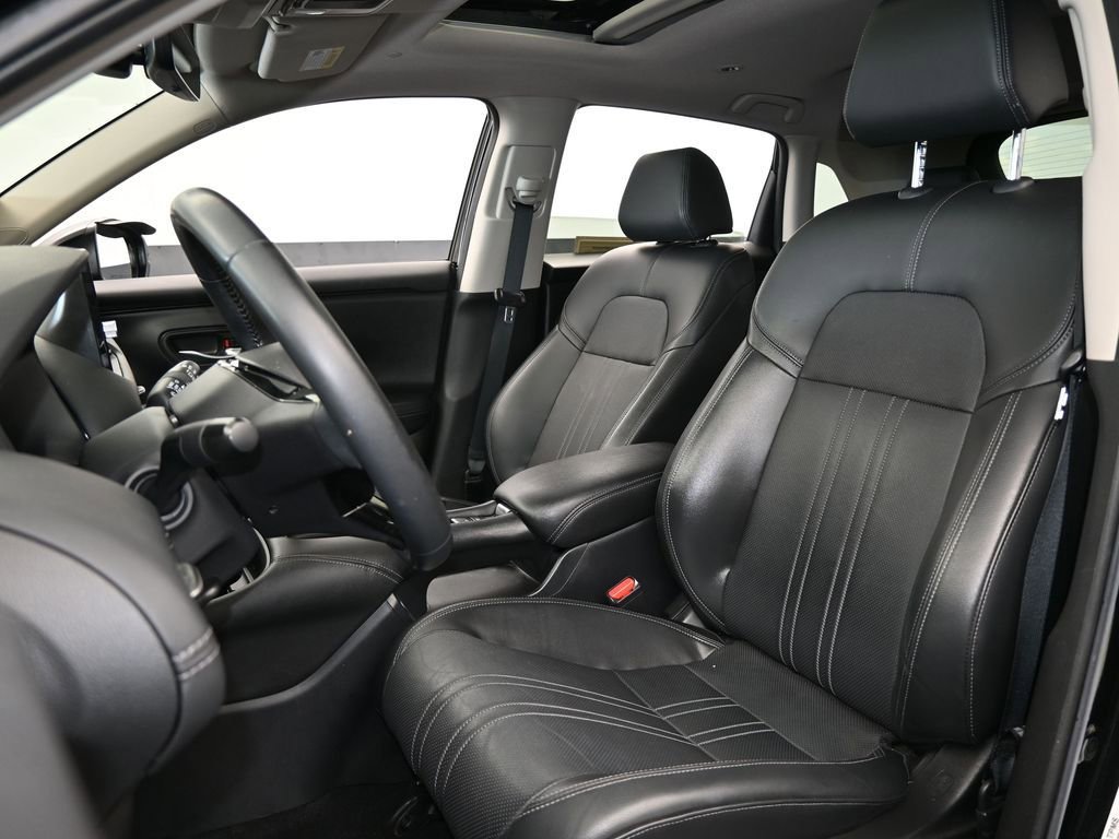 Used 2023 Honda HR-V EX-L image 10