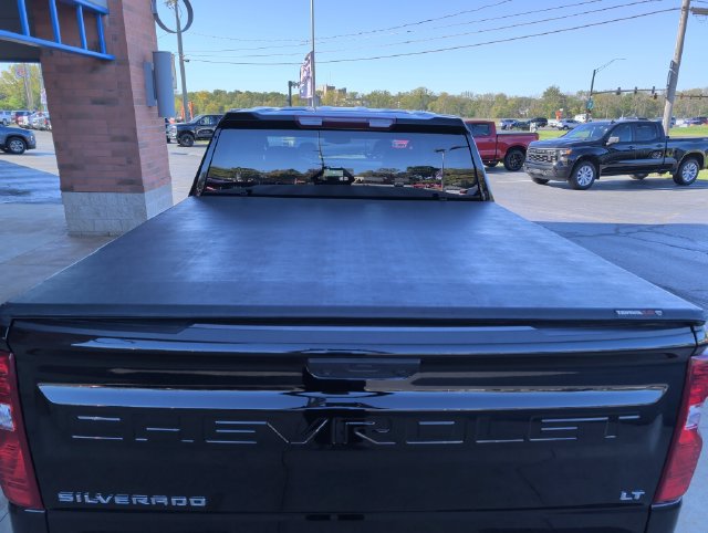 Used 2023 Chevrolet Silverado 1500 LT AWD/4WD image 31