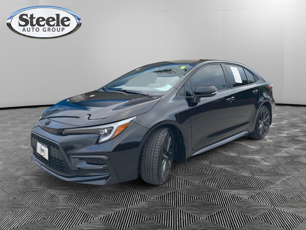 Used 2025 Toyota Corolla SE image 1