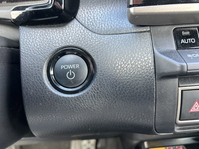 Used 2025 Toyota Camry SE image 17