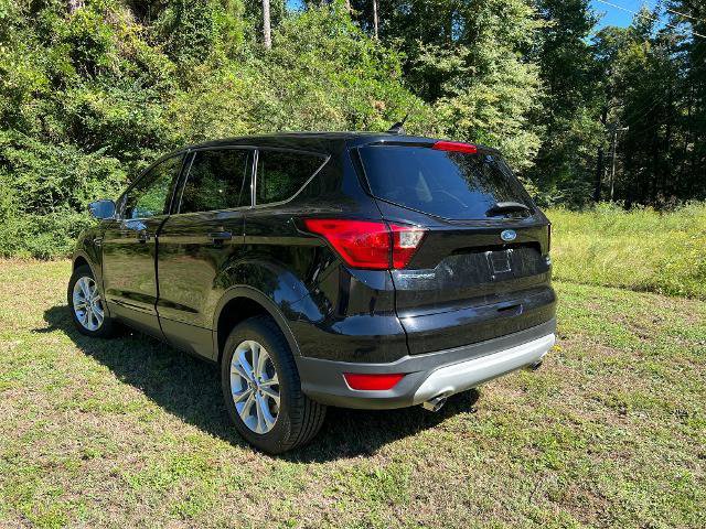 Used 2019 Ford Escape SE image 5