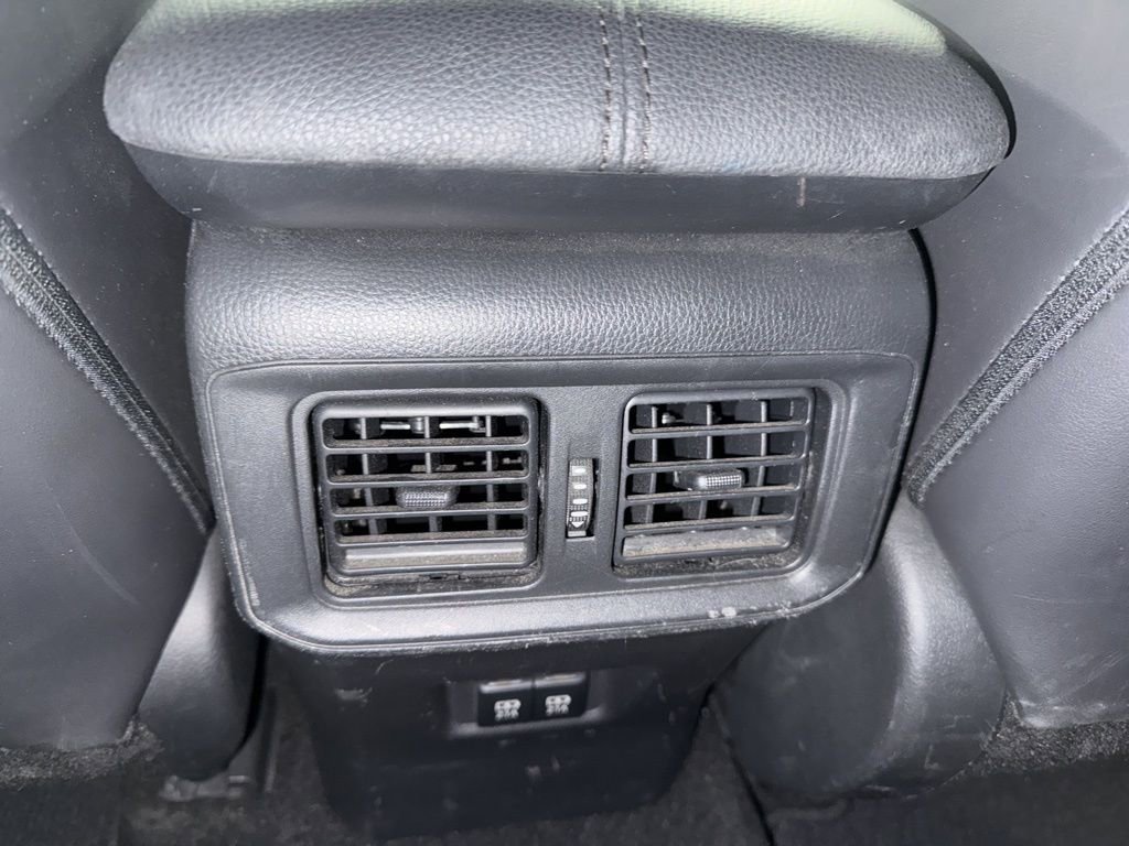 Used 2020 Toyota RAV4 XLE Premium image 18